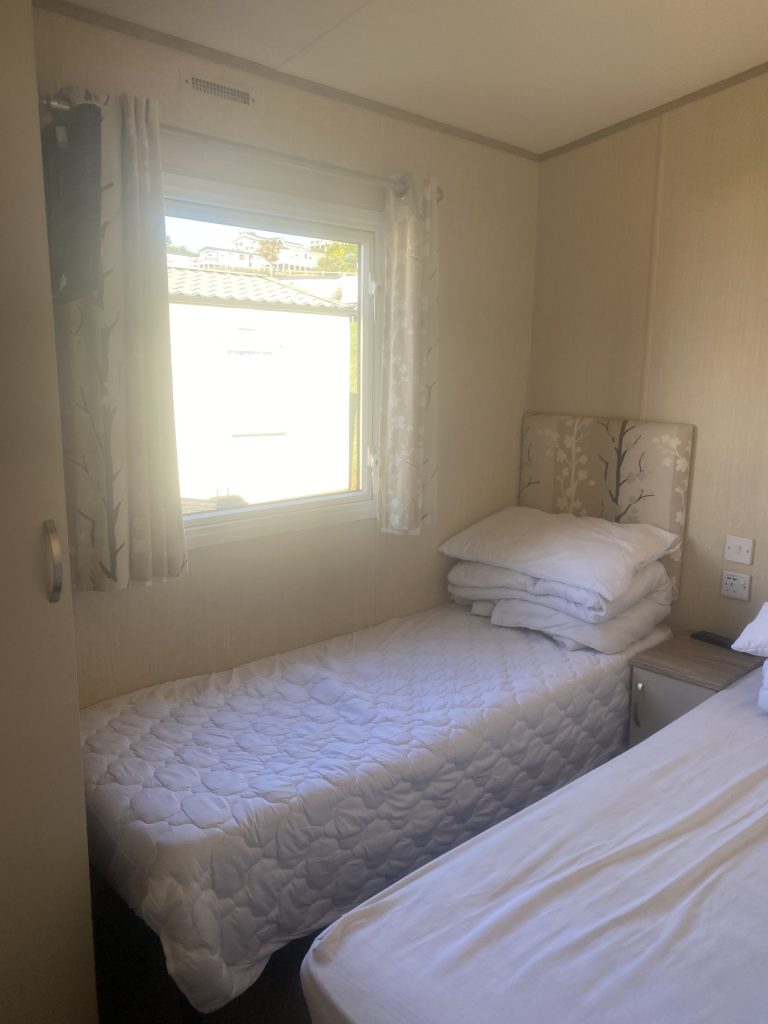 Twin room 1 - Private Caravan Rental At Devon Cliffs, Exmouth