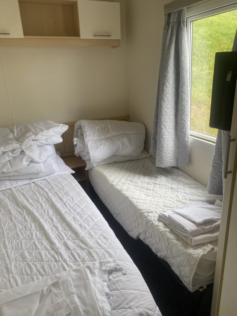 Twin Room 2 – Private Caravan Rental At Devon Cliffs, Exmouth - Beach Retreat