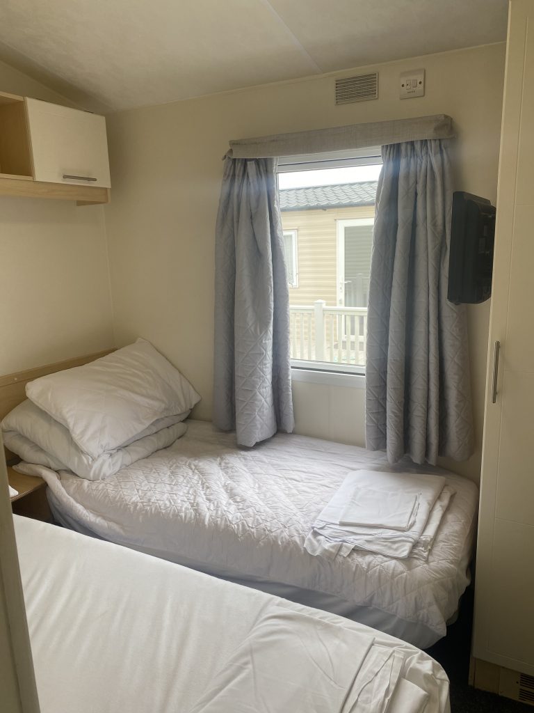 Twin Room 1 – Private Caravan Rental At Devon Cliffs, Exmouth - Beach Retreat